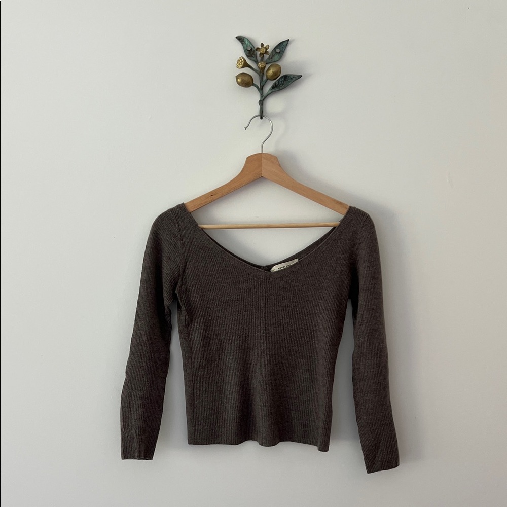 Brown V-Neck Long Sleeve Wool Top